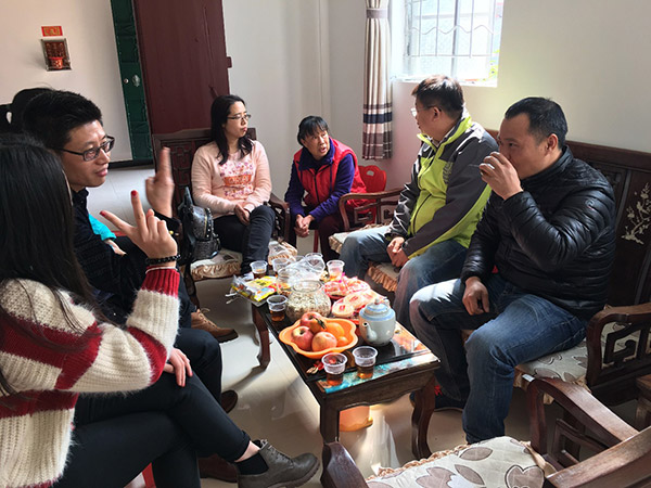 After chinese new year holiday, today our boss go to visit all stuffs' family, have a lot of love of our boss! 