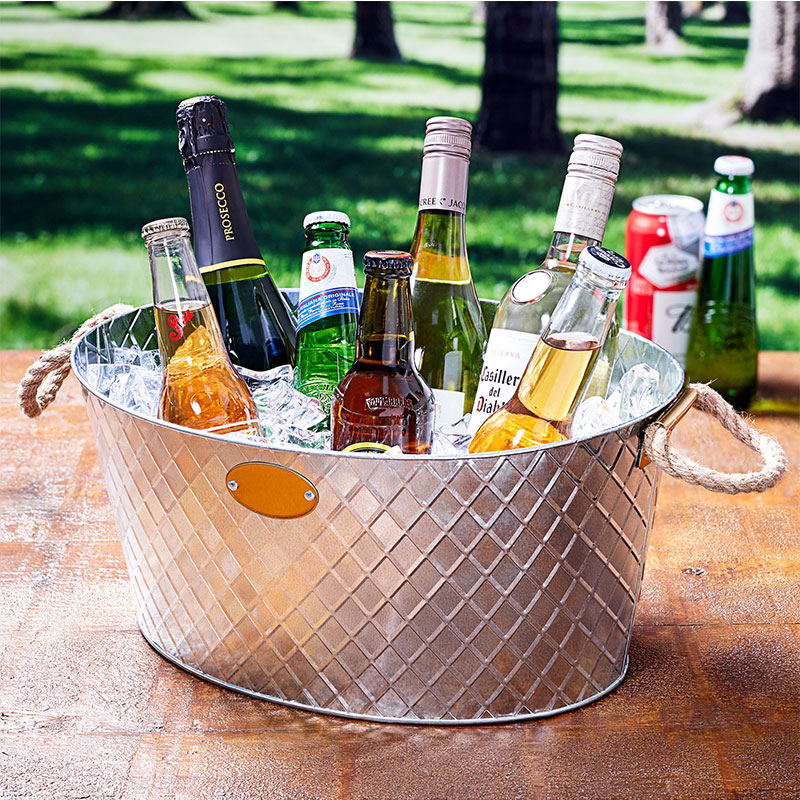 Chic and Sustainable The Rise of the Metal Ice Bucket in Home Entertaining